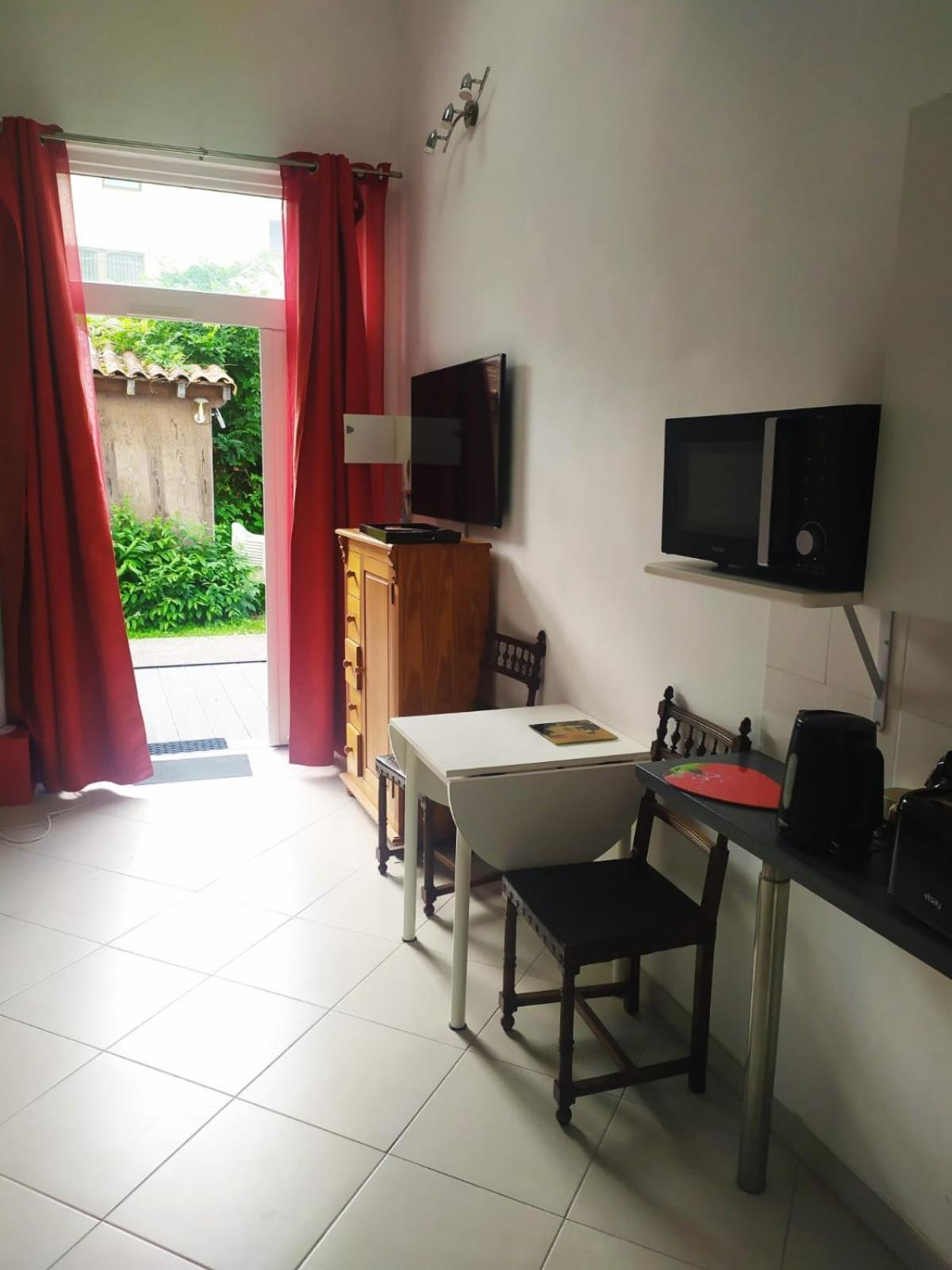 Les Bains Douches Aparthotel Perigueux Exterior photo
