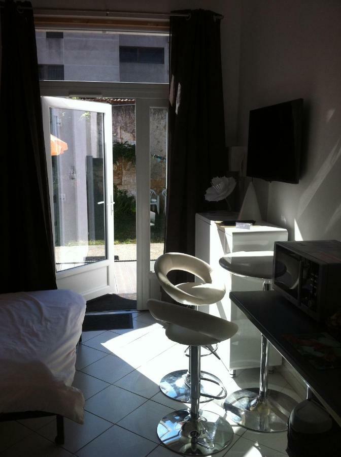 Les Bains Douches Aparthotel Perigueux Exterior photo